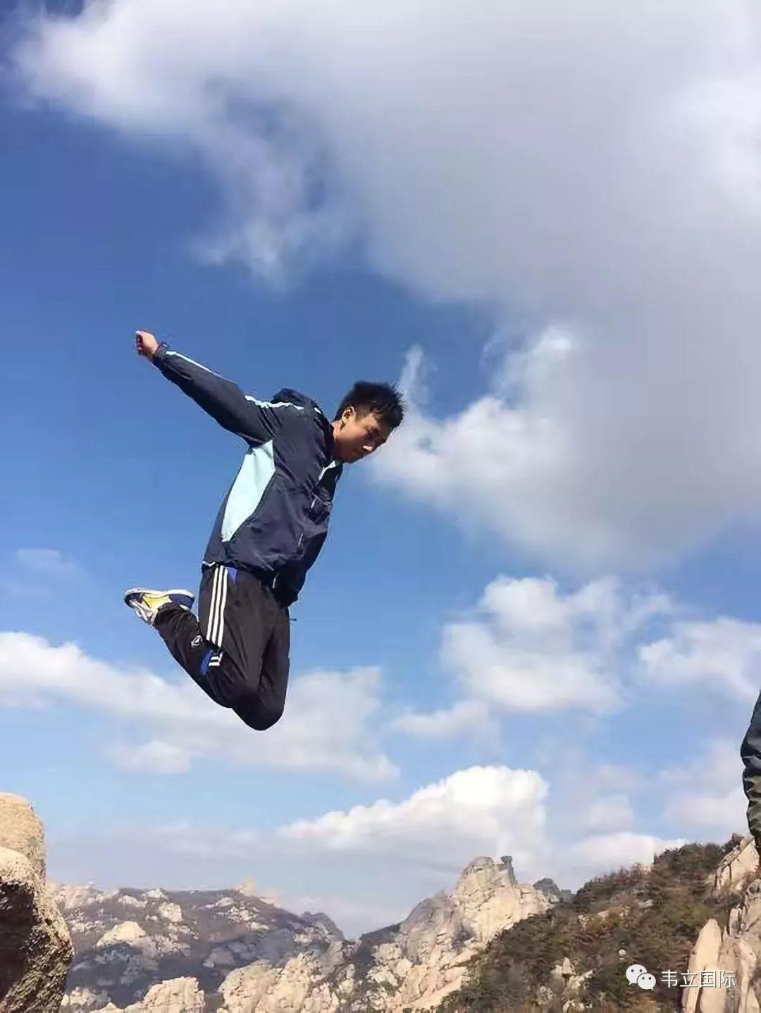 百年五四，青春韦立！